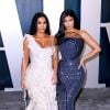 Kim Kardashian et Kylie Jenner - People à la soirée "Vanity Fair Oscar Party" après la 92ème cérémonie des Oscars 2020 au Wallis Annenberg Center for the Performing Arts à Los Angeles, le 9 février 2020.