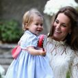 Catherine Kate Middleton, la duchesse de Cambridge et sa fille, la princesse Charlotte lors d'une fête pour les enfants des familles de militaires à la maison du gouvernement à Victoria, le 29 septembre 2016, lors de la visite de la famille au Canada.