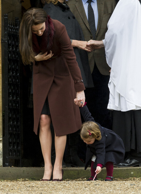 Catherine Kate Middleton et sa fille la princesse Charlotte - Le duc et la duchesse de Cambridge en famille à la messe de Noël à Englefield le 25 décembre 2016.