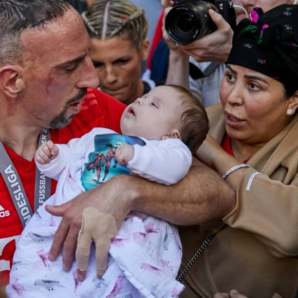 Franck Ribery et sa fille Keltoum et sa femme Wahiba - Franck Ribéry célèbre le titre de champion d'allemagne et son dernier match sous les couleurs du Bayern de Munich le 18 Mai 2019.