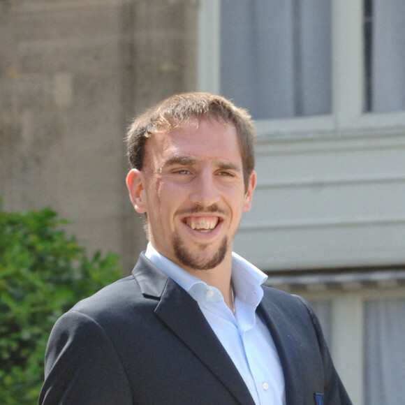 Franck Ribéry et sa femme Wahiba quittent l'Elysée après un déjeuner offert par Jacques et Bernadette Chirac, le 10 juillet 2006. Photo by Christophe Guibbaud/ABACAPRESS.COM