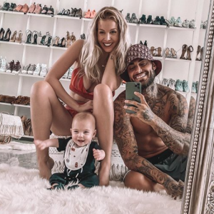 Thibault Garcia est actuellement confiné avec Jessica Thivenin et leur fils Maylone (6 mois) à Dubaï. Avril 2020.
