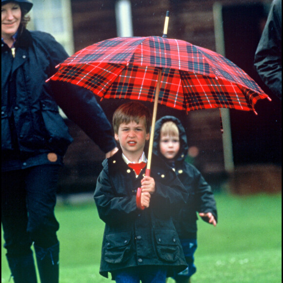Le prince William aux courses de polo de Cirencester en 1987.
