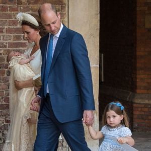 Le prince William, duc de Cambridge, Kate Catherine Middleton, duchesse de Cambridge, et leurs enfants, la princesse Charlotte, le prince George et le prince Louis - La famille royale d'Angleterre lors du baptême du prince Louis en la chapelle St James à Londres. Le 9 juillet 2018