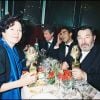 Pierre Meyrand, en mars 1995 à Paris, dîne après avoir reçu le Molière du comédien pour la pièce Les Affaires sont les affaires.