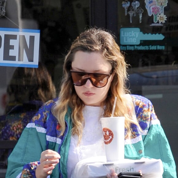 Exclusif - Amanda Bynes est allée acheter une pizza à Los Angeles le 15 novembre 2018.