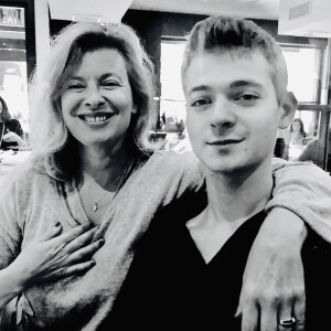 Valérie Trierweiler et son fils Léonard lors de la fête des Mères en mai 2019.