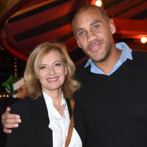 Valérie Trierweiler et son compagnon Romain Magellan - Le Secours Populaire fête Noêl pour 300 enfants au Musée des Arts Forains à Paris, France, le 5 décembre 2018. © Giancarlo Gorassini/Bestimage