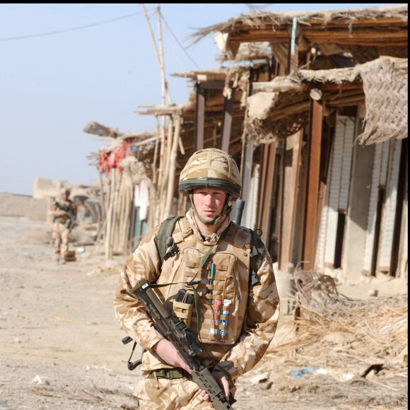 Le prince Harry avec l'armée anglaise au sud de l'Afghanistan en 2008.