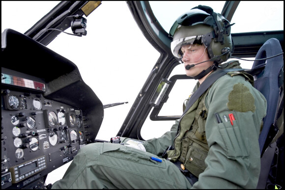 Le prince Hary à l'école des pilotes d'hélicoptères de la RAF Shawbury en 2009.