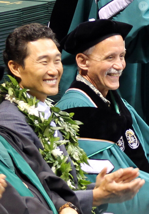 Daniel Dae Kim reçoit un diplôme à l'Université de Hawaï à Manoa, 18 mai 2014.