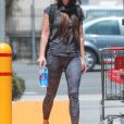 Exclusif - Megan Fox, sans masque et sans alliance, malgré l'épidémie de coronavirus (Covid-19), se rend à la pharmacie à Los Angeles, le 7 mai 2020.