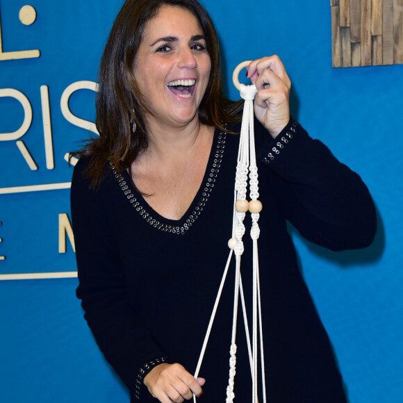 Exclusif - Valérie Bénaïm bricole durant la Foire De Paris Hors-Série Maison à la Porte de Versailles à Paris le 3 novembre 2017. © Giancarlo Gorassini / Bestimage