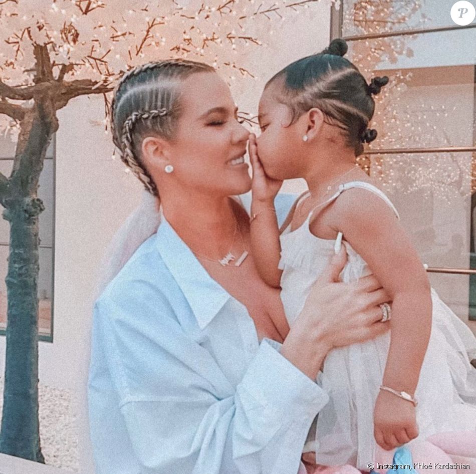 Khloé Kardashian et sa fille True Thompson. Mars 2020.