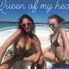 Le 23 mai 2020, Lily-Rose Depp a célébré l'anniversaire de l'une de ses amies sur Instagram en ressortant une photo d'elle en bikini, prise à l'occasion d'une sortie en mer.