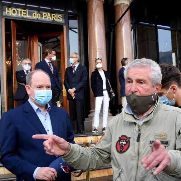 Le prince Albert II de Monaco, Claude Lelouch et Charles Leclerc - Tournage du remake du court métrage "C'était un rendez-vous" avec cette fois-ci comme acteur principal le pilote monégasque de l'écurie Ferrari C.Leclerc au volant d'une Ferrari SF90 Stradale sur le parcours du Grand Prix de Monaco bouclé pour l'occasion durant deux heures le 24 mai 2020. © Bruno Bebert/Bestimage