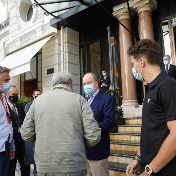 Claude Lelouch, le prince Albert II de Monaco, Charles Leclerc, Michel Ferry, le commissaire général du Grand Prix - Tournage du remake du court métrage "C'était un rendez-vous" avec cette fois-ci comme acteur principal le pilote monégasque de l'écurie Ferrari C.Leclerc au volant d'une Ferrari SF90 Stradale sur le parcours du Grand Prix de Monaco bouclé pour l'occasion durant deux heures le 24 mai 2020. © Claudia Albuquerque/Bestimage