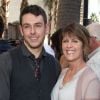 Sean Thomas Harmon et Pam Dawber, l'un des deux fils et l'épouse de Mark Harmon, lors de l'inauguration de l'étoile de l'acteur sur le Hollywood Walk of Fame à Los Angeles le 1er octobre 2012.