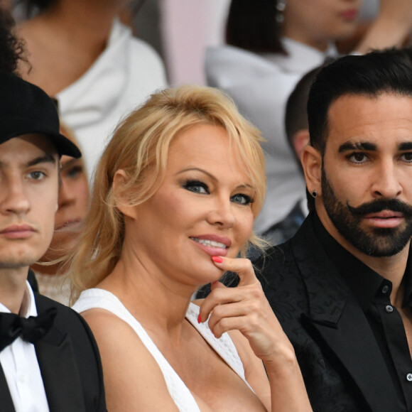 Brandon Lee, sa mère Pamela Anderson et son compagnon Adil Rami lors de la soirée Amber Lounge Monaco 2019 au profit de la fondation de Jackie Stewart "Race Against Dementia" à l'hôtel Méridien Beach Plaza à Monaco, le 24 mai 2019. © Bruno Bebert / Bestimage