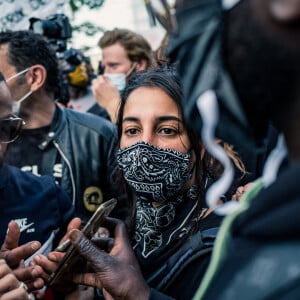 Leïla Bekhti - People à la manifestation de soutien à Adama Traoré devant le tribunal de Paris le 2 juin 2020. Environ 20.000 personnes ont participé mardi soir devant le tribunal de Paris à un rassemblement interdit, émaillé d'incidents, à l'appel du comité de soutien à la famille d'Adama Traoré, jeune homme noir de 24 ans mort en 2016 après son interpellation. © Cyril Moreau / Bestimage