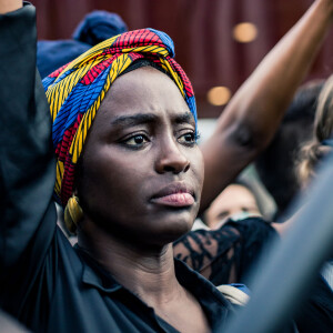 Aïssa Maïga - People à la manifestation de soutien à Adama Traoré devant le tribunal de Paris le 2 juin 2020. Environ 20.000 personnes ont participé mardi soir devant le tribunal de Paris à un rassemblement interdit, émaillé d'incidents, à l'appel du comité de soutien à la famille d'Adama Traoré, jeune homme noir de 24 ans mort en 2016 après son interpellation. © Cyril Moreau / Bestimage