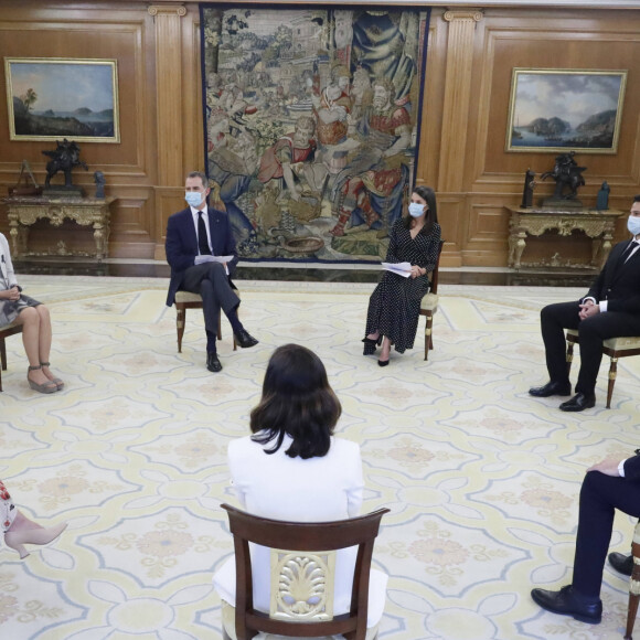 Le roi Felipe VI et la reine Letizia d'Espagne en audience au palais Zarzuela à Madrid le 2 juin 2020.