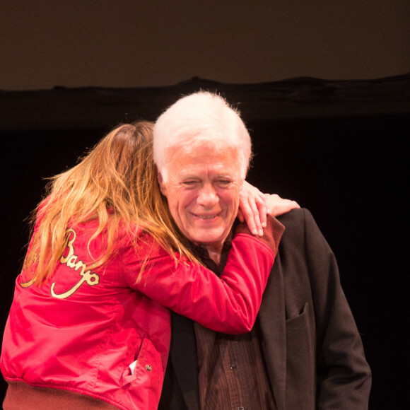 Victoria Bedos et son père Guy Bedos - " La fête à Guy Bedos " - Soirée d'hommage à Guy Bedos, au Théâtre 140, à Bruxelles, un théâtre où Guy Bedos a fait ses débuts de carrière et qu'il affectionne particulièrement. Belgique, Bruxelles, 18 juin 2016