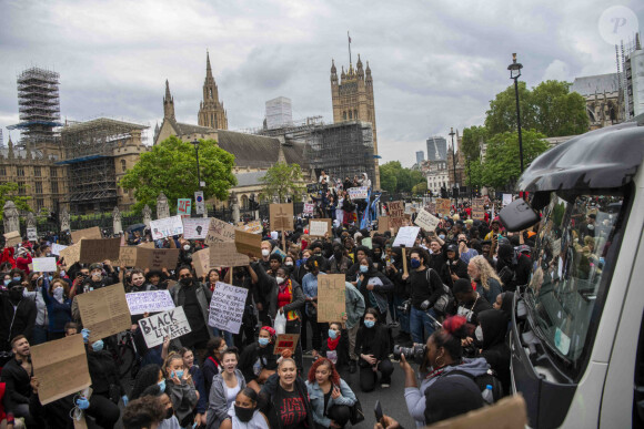 Manifestation contre le racisme et les violences policières, en soutien au mouvement Black Lives Matter. Londres, le 3 juin 2020.
