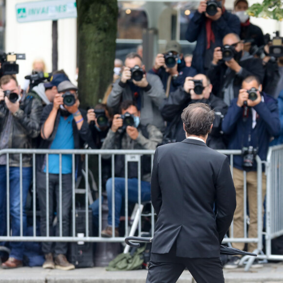 Nicolas Bedos - Hommage à Guy Bedos en l'église de Saint-Germain-des-Prés à Paris le 4 juin 2020.