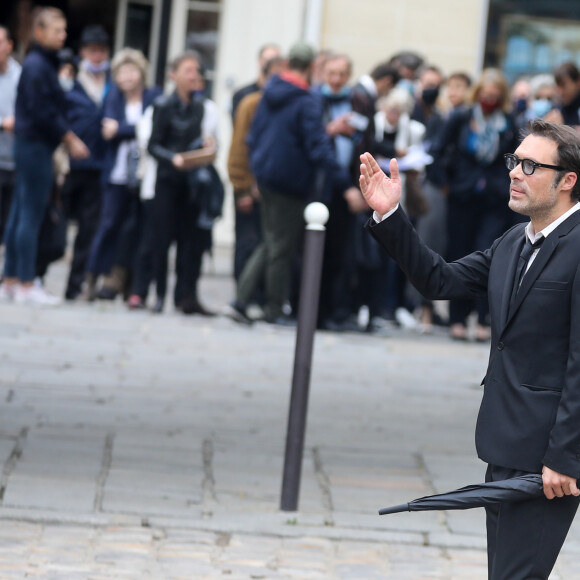 Nicolas Bedos - Hommage à Guy Bedos en l'église de Saint-Germain-des-Prés à Paris le 4 juin 2020.