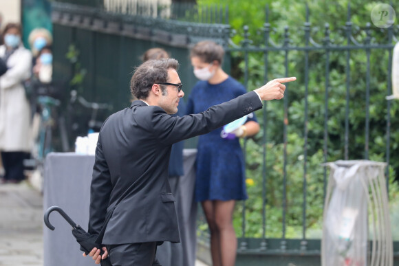 Nicolas Bedos - Hommage à Guy Bedos en l'église de Saint-Germain-des-Prés à Paris le 4 juin 2020.