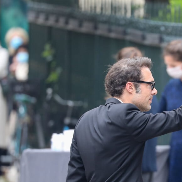 Nicolas Bedos - Hommage à Guy Bedos en l'église de Saint-Germain-des-Prés à Paris le 4 juin 2020.