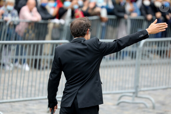 Nicolas Bedos - Hommage à Guy Bedos en l'église de Saint-Germain-des-Prés à Paris le 4 juin 2020.