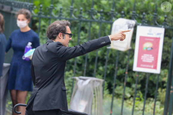 Nicolas Bedos - Hommage à Guy Bedos en l'église de Saint-Germain-des-Prés à Paris le 4 juin 2020.