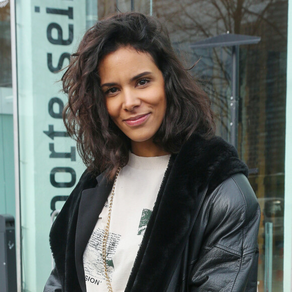 Exclusif - Shy'm arrive dans les studios de Radio France à Paris le 12 mars 2020. © Panoramic / Bestimage