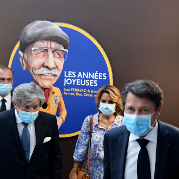 Christian Estrosi, maire de Nice, et sa femme Laura Tenoudji Estrosi ont inauguré l'exposition consacrée à Jean Ferrero, baptisée "Les années joyeuses. Jean Ferrero & friends: Arman, Ben, César, etc...", au musée Masséna à Nice, le 5 juin 2020. © Bruno Bebert/Bestimage