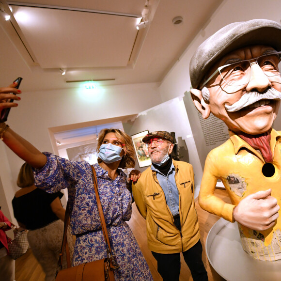 Christian Estrosi, maire de Nice, et sa femme Laura Tenoudji Estrosi ont inauguré l'exposition consacrée à Jean Ferrero, baptisée "Les années joyeuses. Jean Ferrero & friends: Arman, Ben, César, etc...", au musée Masséna à Nice, le 5 juin 2020. © Bruno Bebert/Bestimage