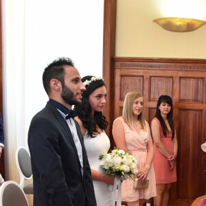 Christian Estrosi, maire de Nice, célébrait le 5 juin 2020 le premier mariage post-confinement, celui de Morgane Bailet et Michael Landi. © Lionel Urman/Bestimage