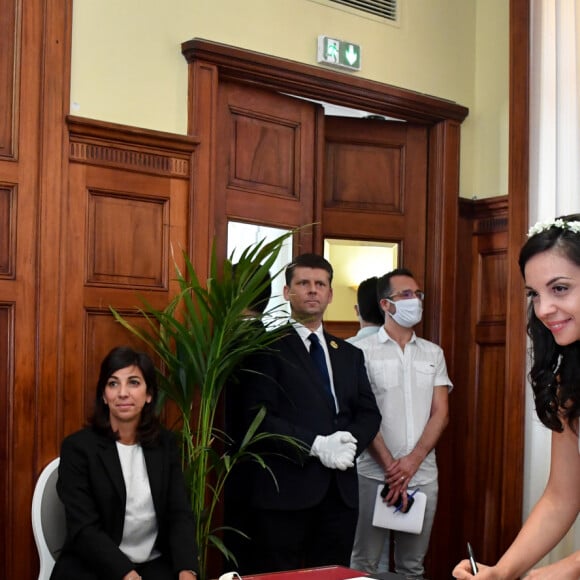 Christian Estrosi, maire de Nice, célébrait le 5 juin 2020 le premier mariage post-confinement, celui de Morgane Bailet et Michael Landi. © Lionel Urman/Bestimage