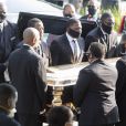 Le cercueil de George Floyd arrive à l'église Fountain of Praise Church dans la banlieue de Houston le 9 juin 2020 pour un service funéraire privé suivi de l'enterrement à Pearland.