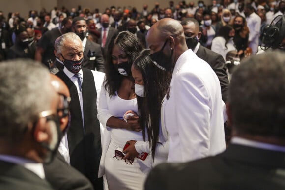 Le révérend Al Sharpton - La Famille de George Floyd arrive à l'église Fountain of Praise Church dans la banlieue de Houston le 9 juin 2020 pour un service funéraire privé suivi de l'enterrement à Pearland.