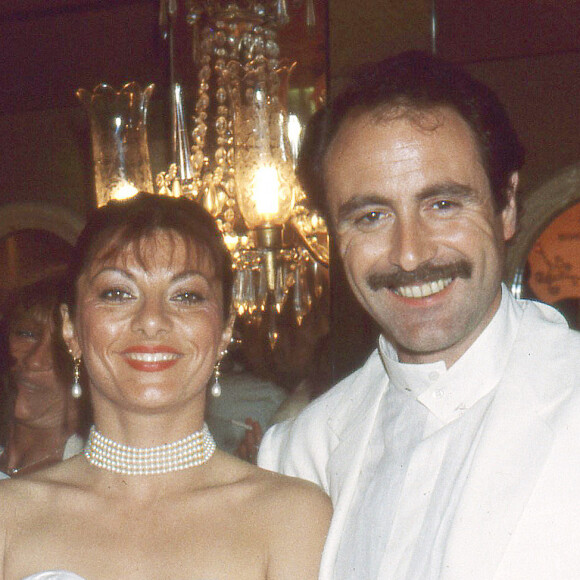 Michel Delpech et sa femme Geneviève au mariage d'Eddie Barclay et Cathy Esposito le 21 juin 1984.