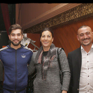 Exclusif - Kendji Girac, avec sa soeur et sa mère, en concert à La Cigale à Paris. Le 30 janvier 2015 © Alain GUIZARD