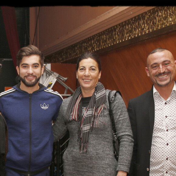 Exclusif - Kendji Girac, avec sa soeur et sa mère, en concert à La Cigale à Paris. Le 30 janvier 2015 © Alain GUIZARD
