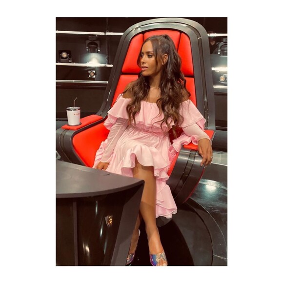 Amel Bent dans "The Voice 2020", lors de la demi-finale diffusée le 6 juin 2020 sur TF1.