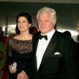Rétro - Décès de Jean Kennedy Smith - Le sénateur des États-Unis Ted Kennedy (démocrate du Massachusetts), centre, arrive pour le Kennedy Center Honors taping avec sa femme, Victoria, gauche, et sa soeur, Jean Kennedy Smith, droite, au John F. Kennedy Center for the Performing Arts à Washington, D.C. le 4 décembre 2005
