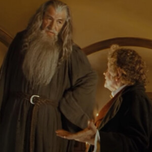 Ian Holm et Ian McKellen dans le film "Le seigneur des anneaux : la communauté de l'anneau". 2001.