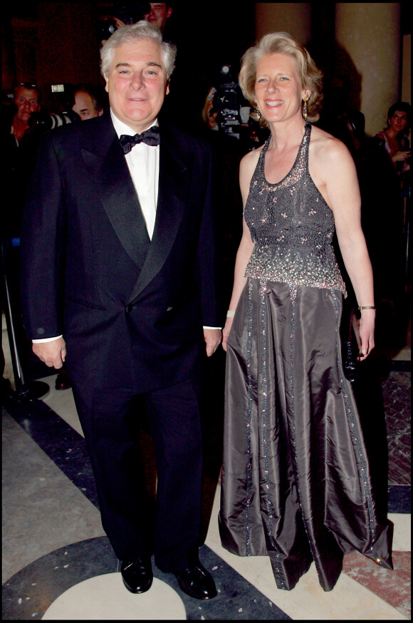 Pascal Clément (ministre de la Justice) et sa femme - Nuit internationale de l'enfance 2006 au château de Versailles le 4 décembre 2006.