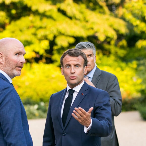 Le président Emmanuel Macron - Conférence de presse du président de la République française et du président de la République de Tunisie dans le jardin du palais de l'Elysée à Paris le 22 juin 2020. © Romain Gaillard / Pool / Bestimage