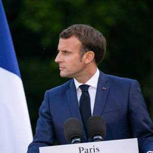 Le président Emmanuel Macron - Conférence de presse du président de la République française et du président de la République de Tunisie dans le jardin du palais de l'Elysée à Paris le 22 juin 2020. © Romain Gaillard / Pool / Bestimage